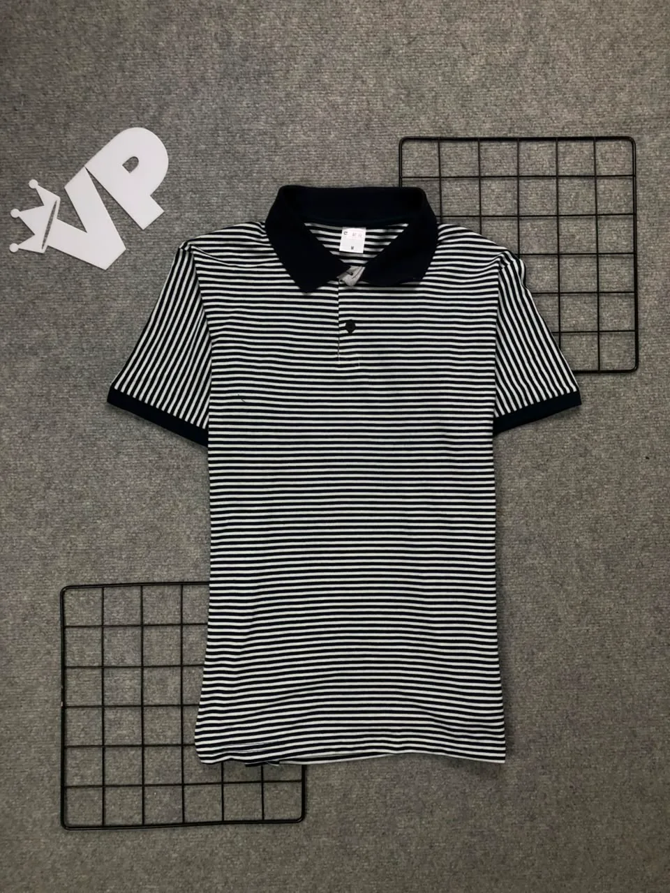 Camiseta Gola Polo Listra Preta c/ Branco